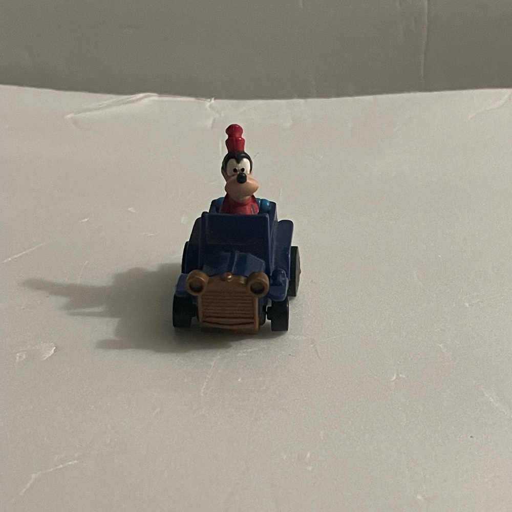 Small Vintage Disney Goofy in Blue Car Toy 2 inches